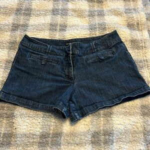 NEW YORK & COMPANY • Size 12 shorts